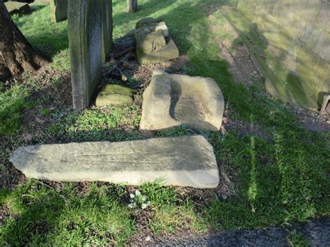 The Easington Cross: Uncovering Intricate Symbolism and Breathtaking Romanesque Craftsmanship!